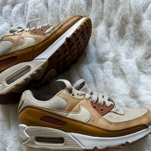 Nike Air Max 90
Caramel (W)